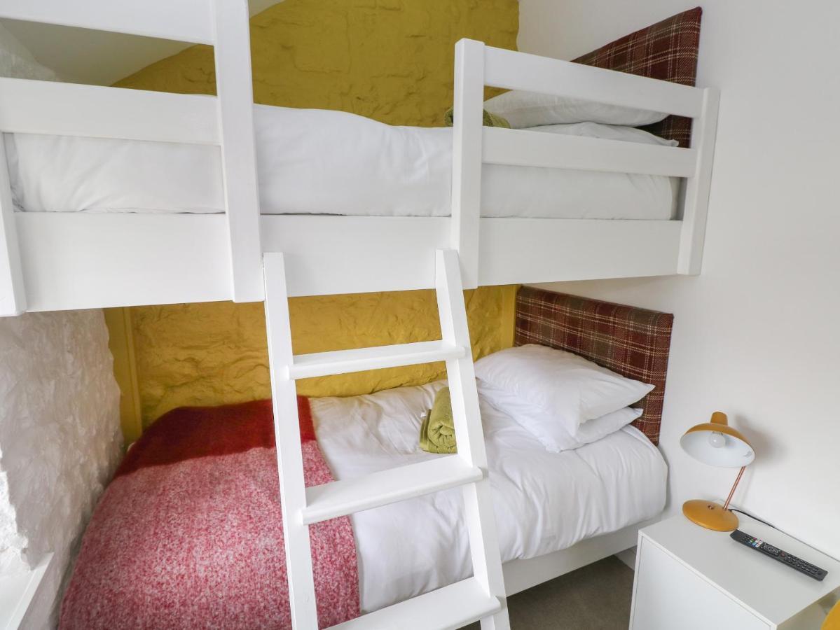 Primrose Cottage เท็นบี ภายนอก รูปภาพ